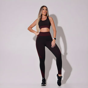 Detalhe do Tecido - Conjunto Top e Calça Legging Fitness Preto com Detalhe em Vinho